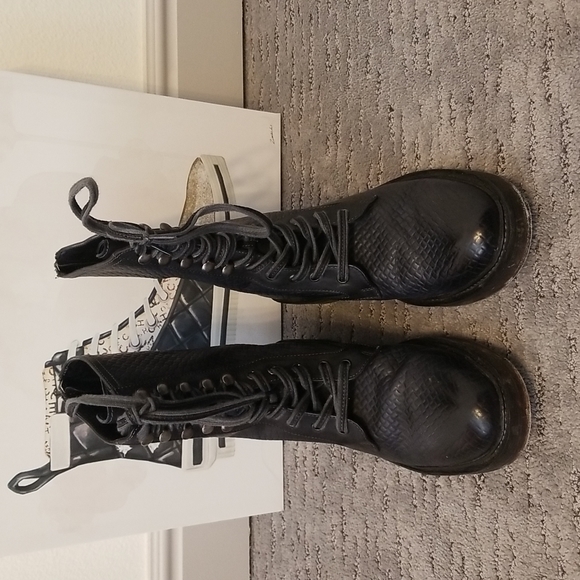 ●●FREE PEOPLE SANTA FEE BOOTS●● - Picture 2 of 7